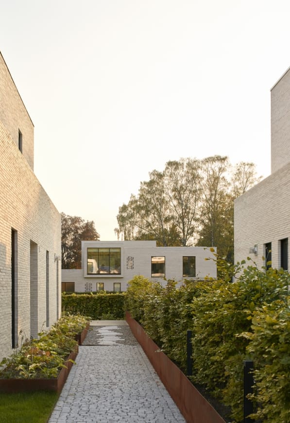 passage mellem bygninger i reiulf ramstadt byggeri i oslo.